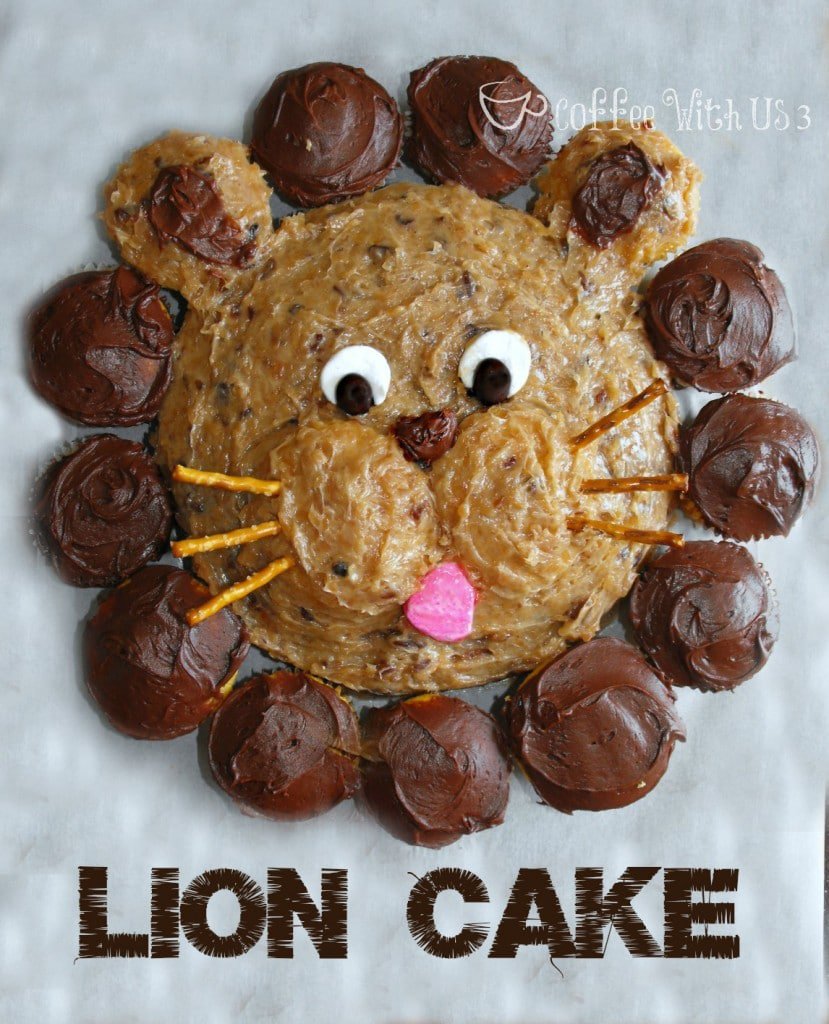 This adorable Lion Cake is surprisingly easy to make! #birthdaycakes #lioncake